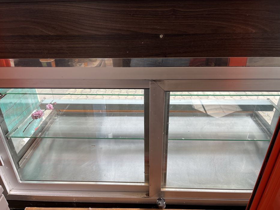 Хладилна витрина за хранителни стоки