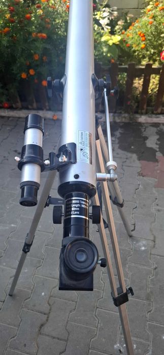Telescop modular, culoare gri, condiție bună.