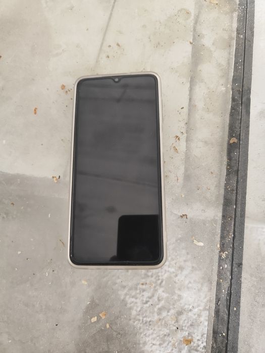 Xiaomi 12 liet pul zarur ixcham telefon