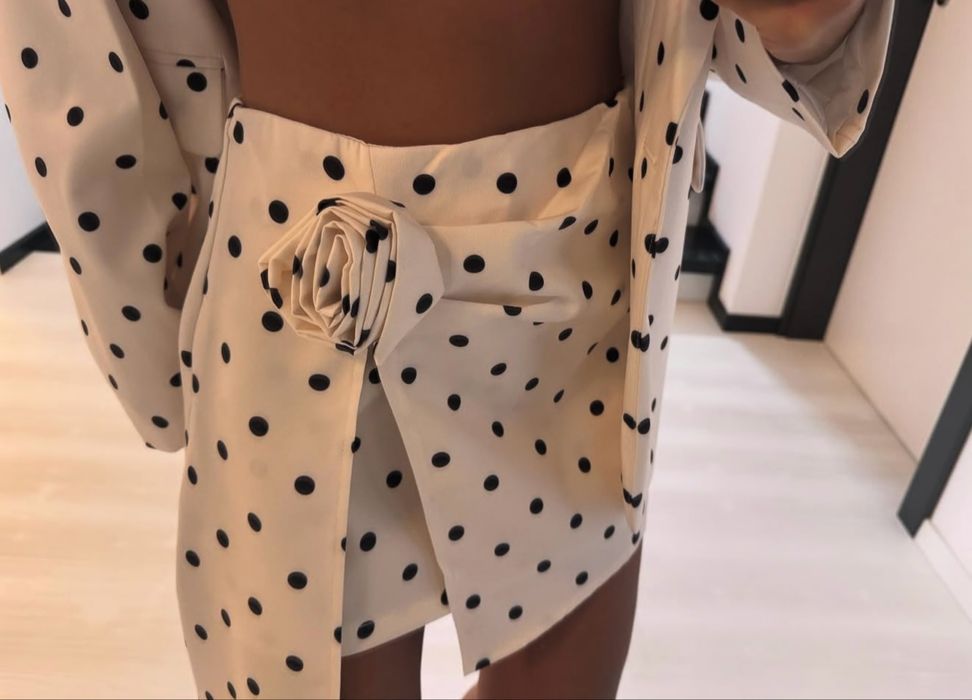 Set format din sacou si fusta