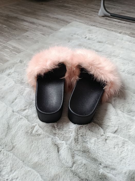 Домашни чехли с пух