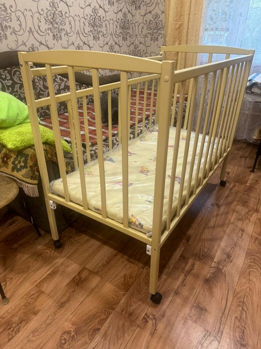 Детская кроватка
