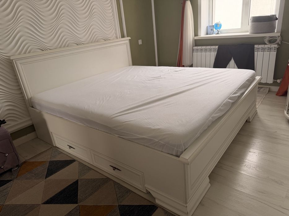 продам кровать Кентаки  без матрас