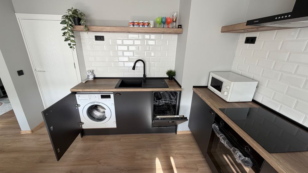 Дава се под наем Двустаен апартамент в Варна, Цветен квартал - 65 кв.м за 700 € - Снимка #10