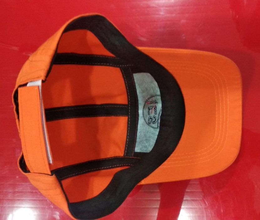 Продается оптом и в рознице униформа 3 в 1. Кепка, футболка, перчатки.