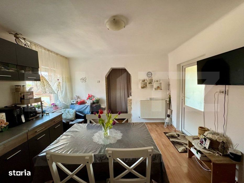 Casa de vanzare, cu 5 camere, 138 mp, zona Simeria