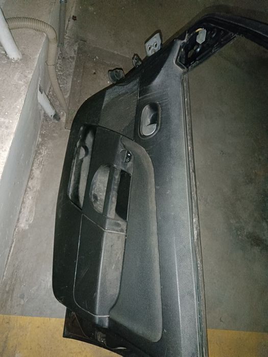 Продам двери Ford fiesta