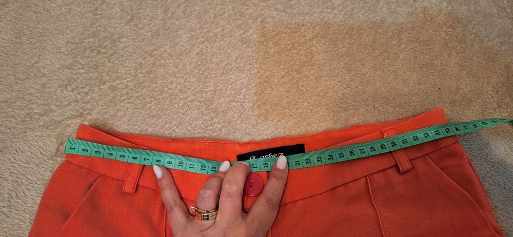 Pantaloni Lashez măsura 34 corai