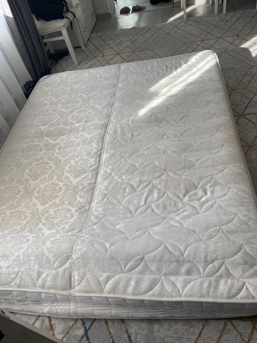 Продам двух спальную кровать