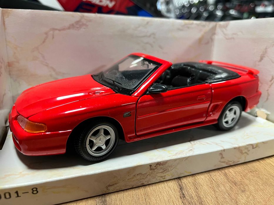 Метална колекционерска количкa FORD EXPLORER/MUSTNAG 1992г.Maisto 1:24