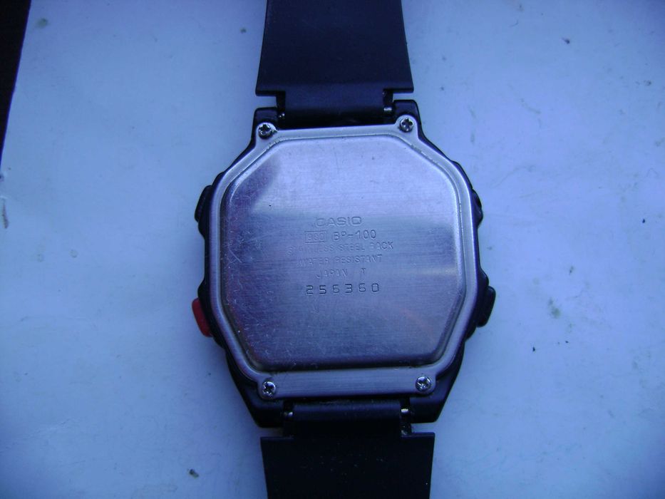 Продавам 5 броя кварцови часовника Casio,Breil,Swatch,Nuun