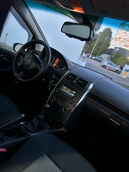Mercedes A 180 manual