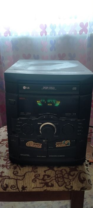 Музыкальный центр LG. Без колонок.