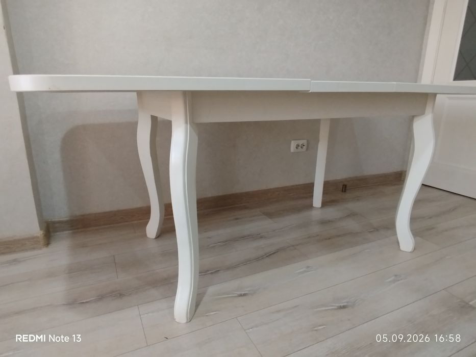 Б/у стол со стульями