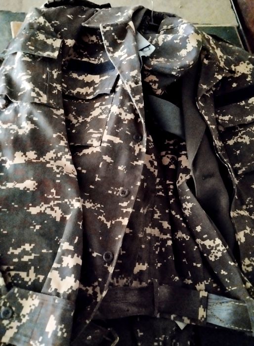 Форма военная (камуфля, зимний), в отличном состоянии