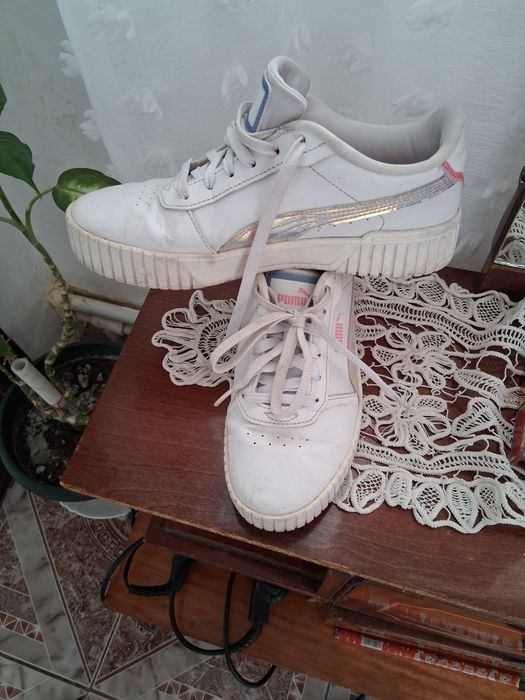 Adidași  puma cu roz si albii