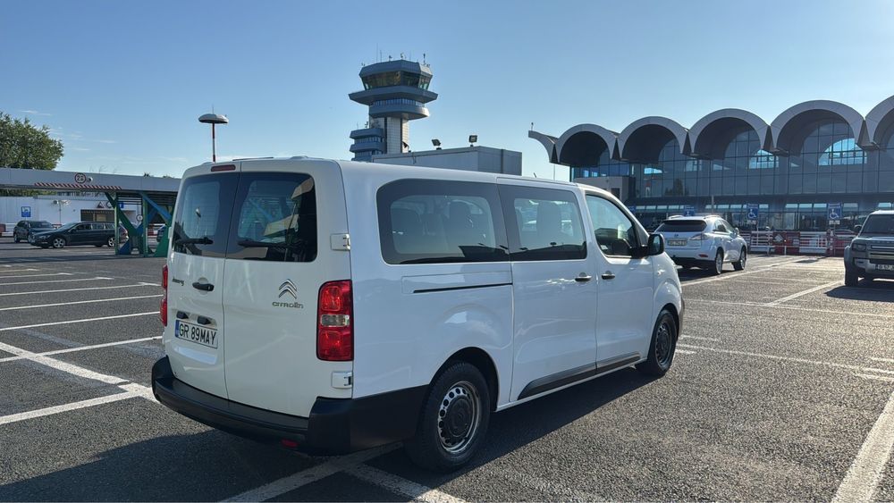 Inchiriere auto microbuz 8+1 locuri Inchirieri 8+1 9 locuri Rent