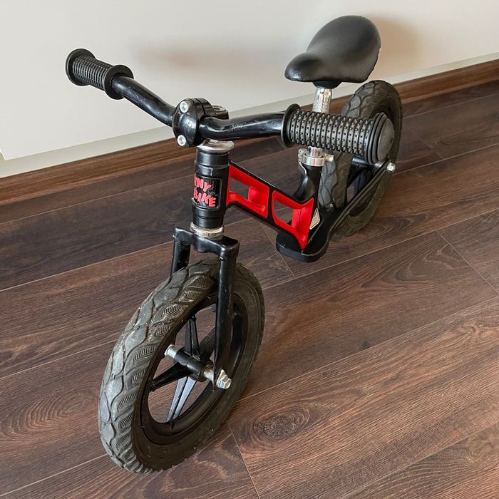 Баланс колело с помпащи се гуми 10 инча Tiny Bike