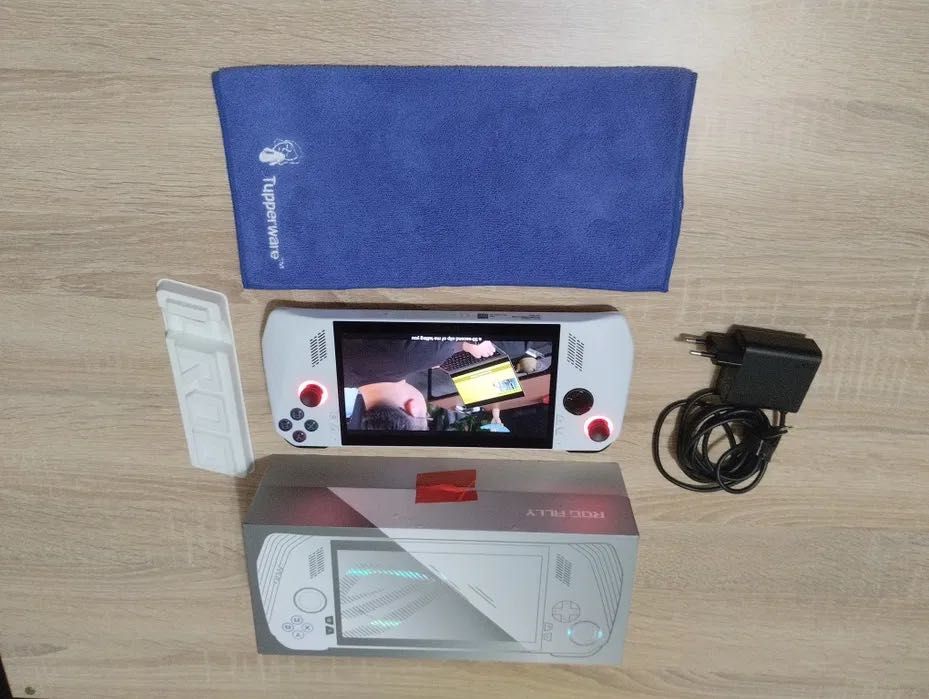 Нов Asus Rog Ally Z1 Extreme