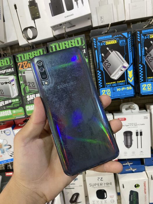 Samsung a50 sotiladi