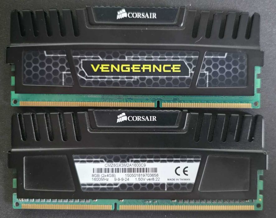 RAM Corsair 2x4GB DDR3 1600 MHz