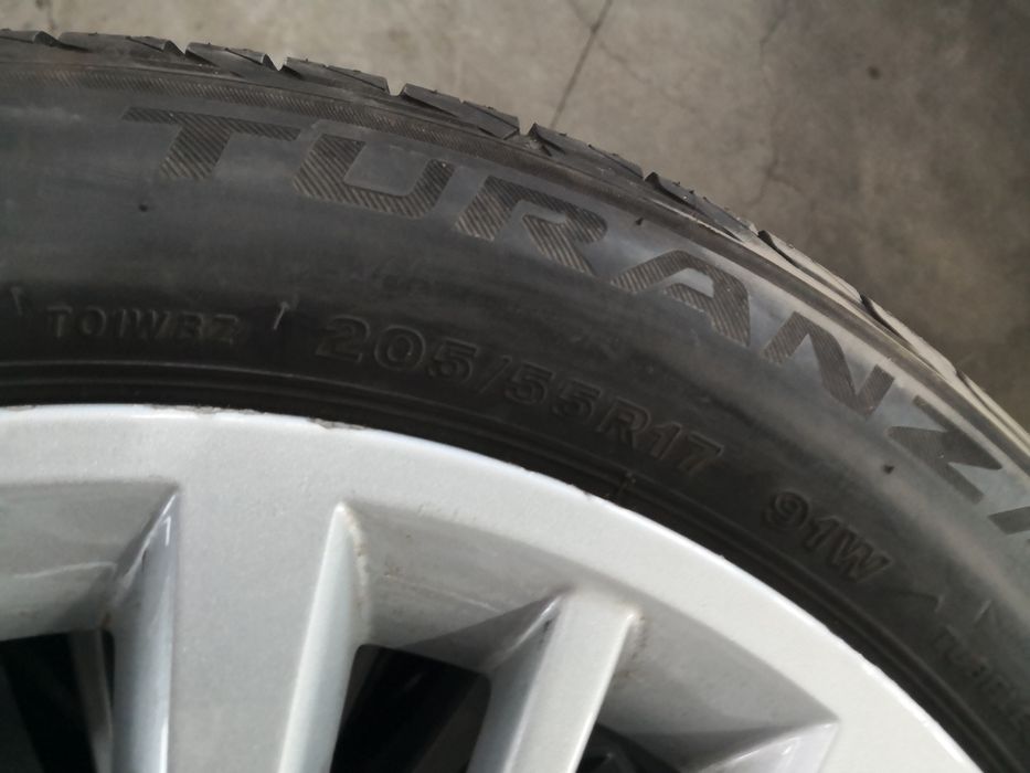 205 55 17 цола гуми като нови Bridgestone 4 броя
