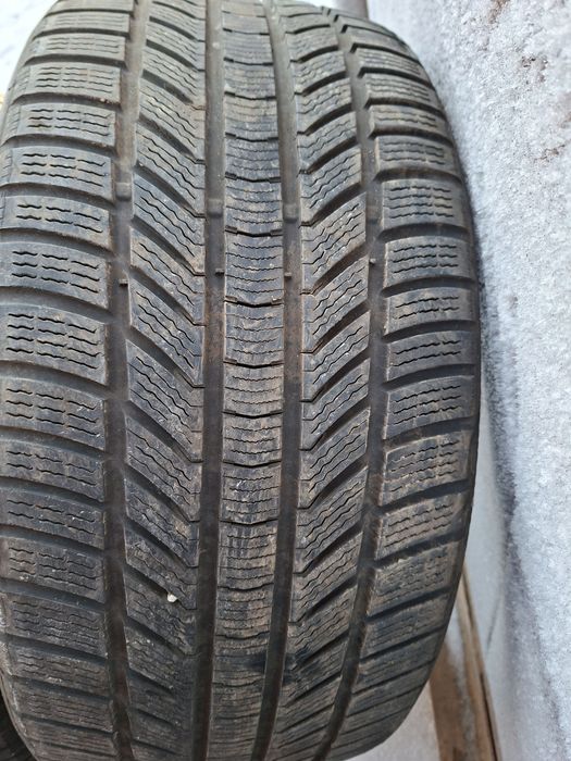 Продам шины 285/40/21 континенталь