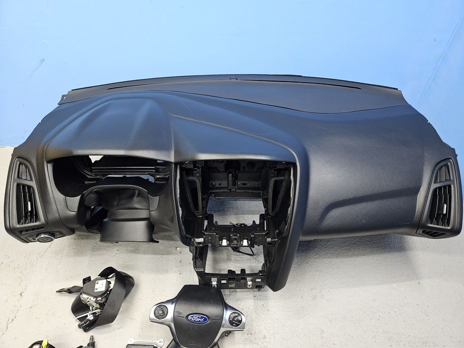 Plansa de Bord Ford Focus Mk3 (2010-2018)