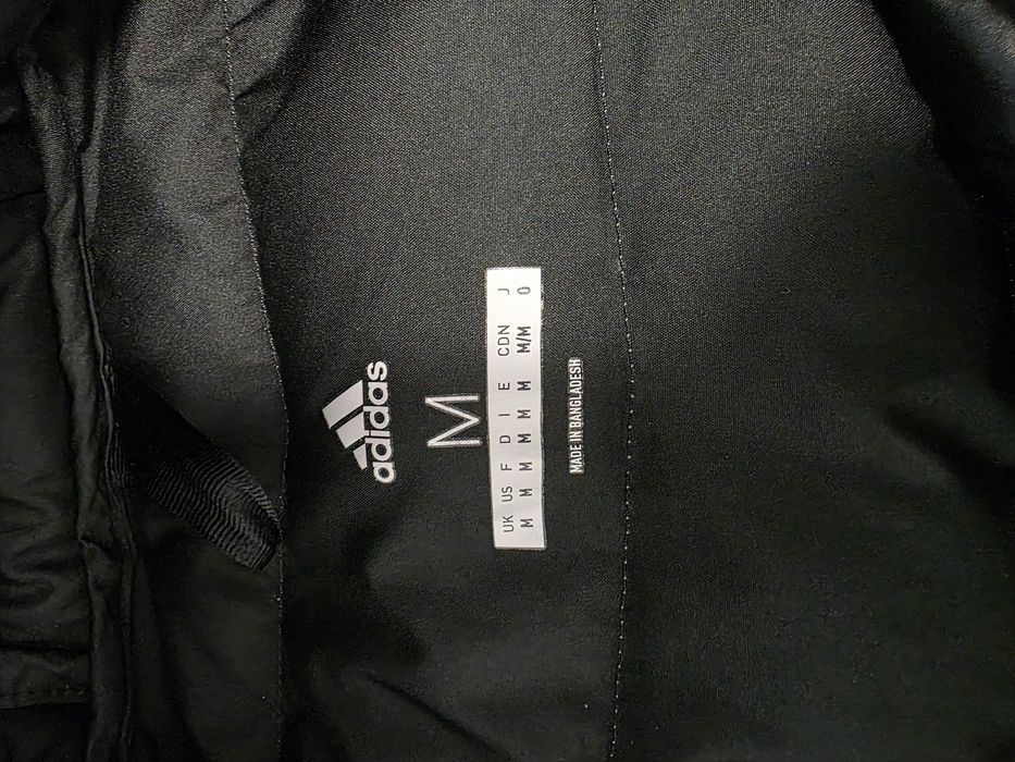 Adidas пухено яке с качулка - черно/сиво, М
