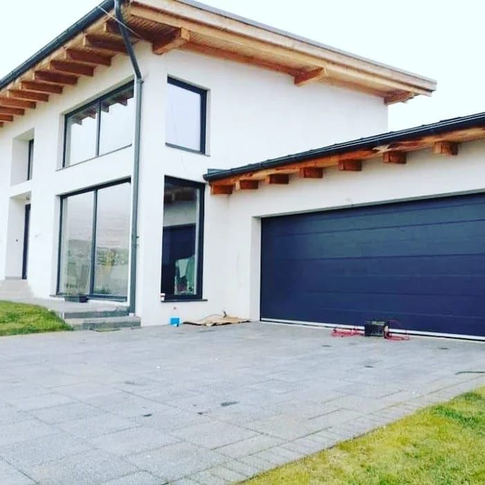 Usi de garaj/ usi secționale/ usi tip rulou/ usa industriala