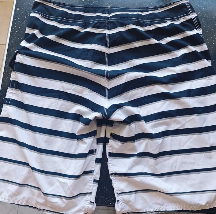 Oakley boardshorts , гащета за плаж и сърф