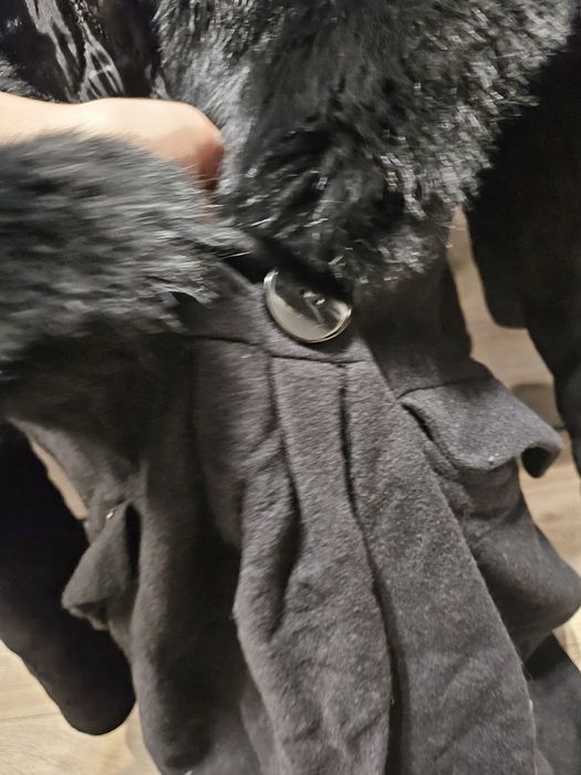 Черно палто дека