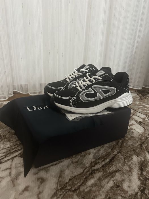 Dior b30 Чисто нови не са носени и един път