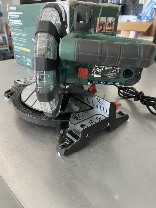 Потапящ циркуляр (пендула) Parkside PKS 1500 C4 -1500W 4900об/мин