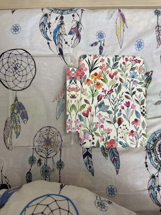 киндл малиновом цвете