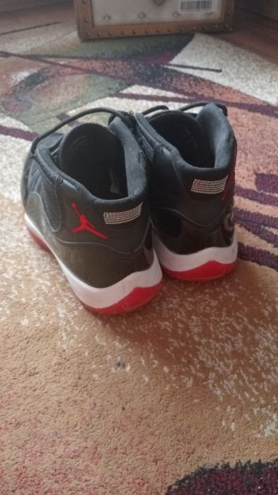 Air Jordan 11 Bred