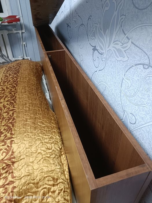 Шкаф с кроватью в продаже