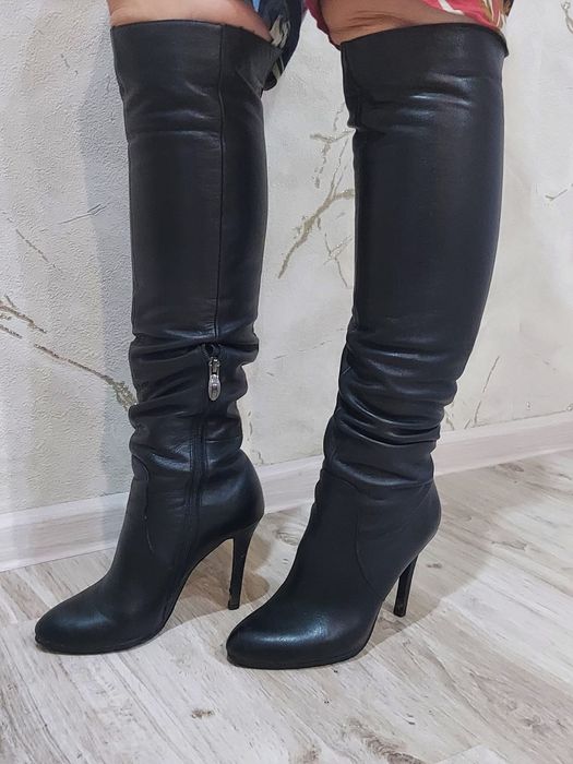 Продам кожаные  ботфорты