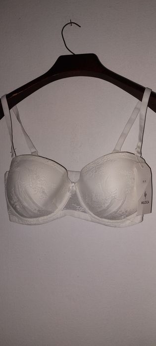 Sutiene diverse mărimi noi