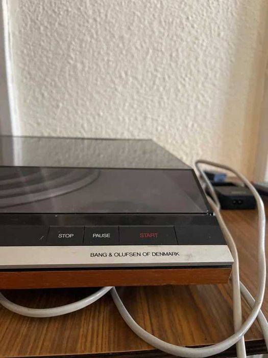 Pick-Up Bang & Olufsen Beogram 2202 , nu are doza.