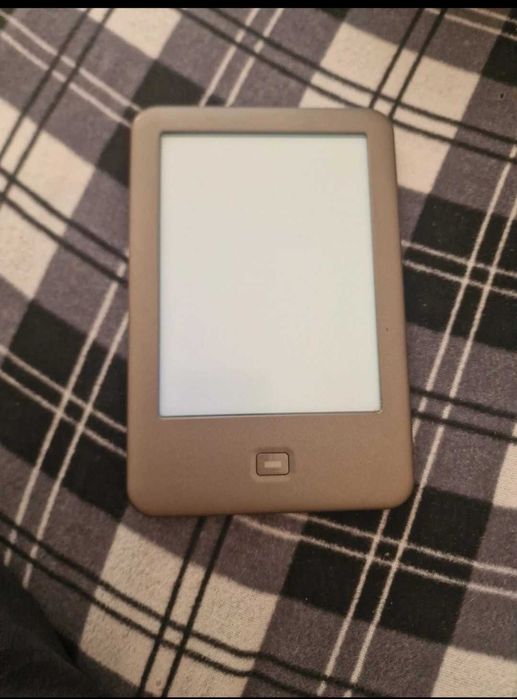 Ebook reader Tolino Shine la cutie ,4000 cărți, iluminare