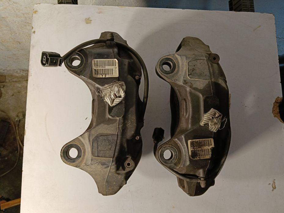 Предни спирачни апарати Brembo 4-бутални VW Touareg 7P / Audi Q7 / Porsche Cayenne комплект