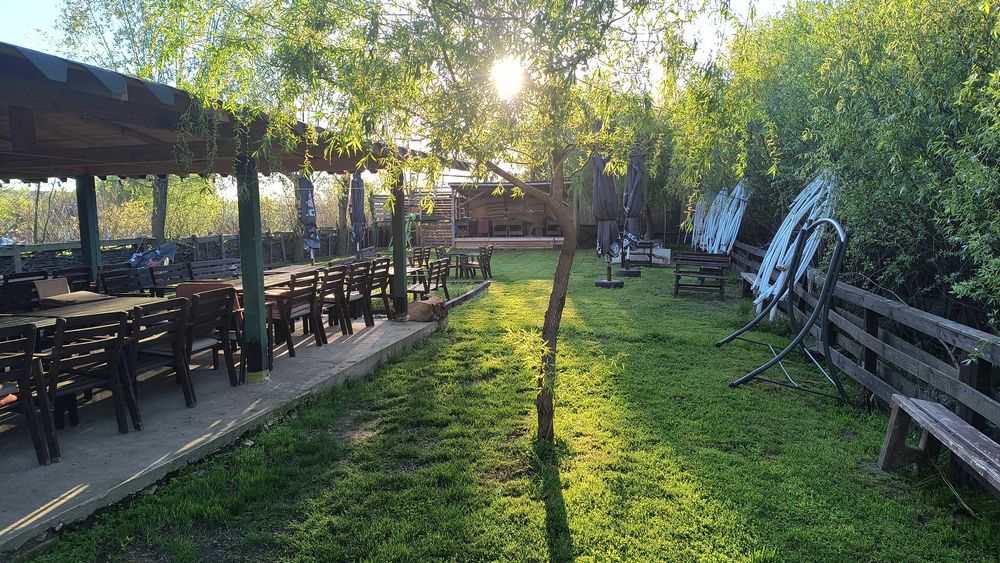 hotel plutitor  front  acostare/ teren intravilan  BRATUL SF. GHEORGHE