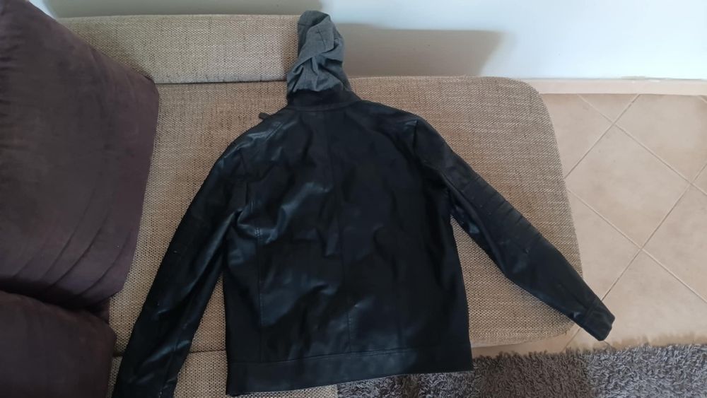 Кожено яке Livergy с качулка.