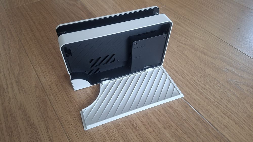Nintendo Switch OLED White + игра Miitopia