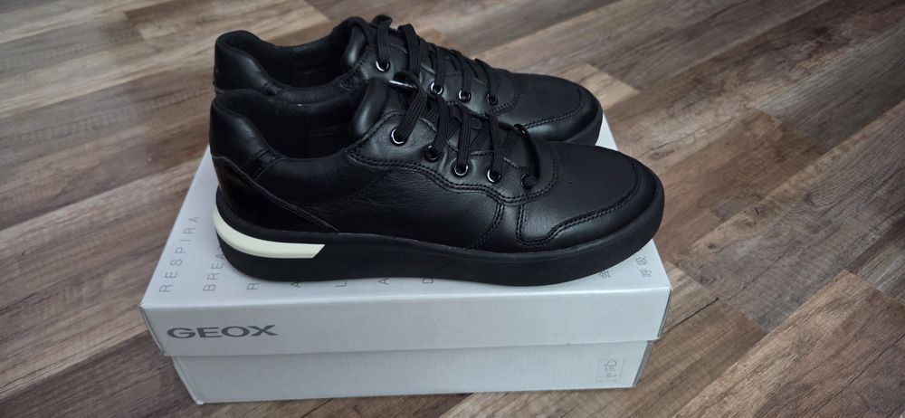 Нови дамски кожени обувки Geox и Tamaris 39н