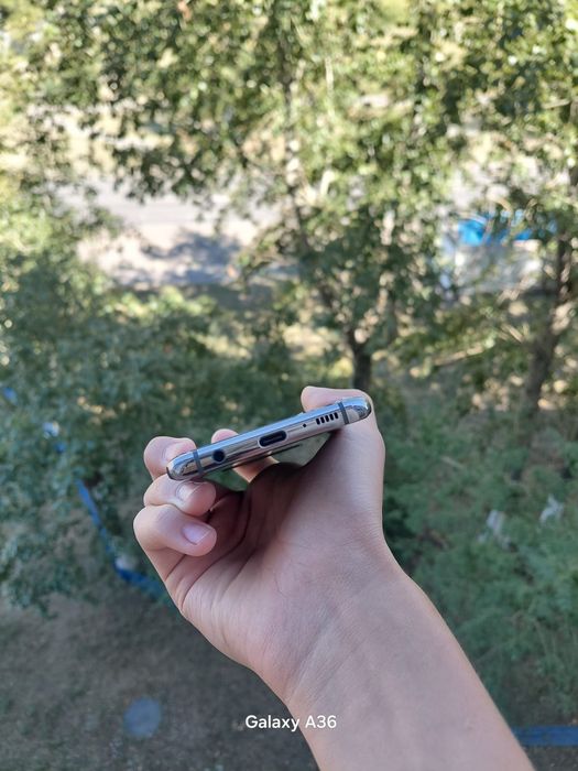 Обменяю Samsung S10