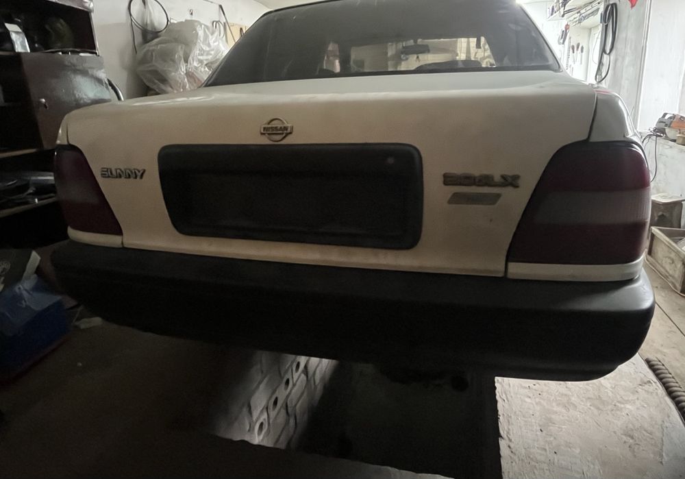 Nissan sunny n14