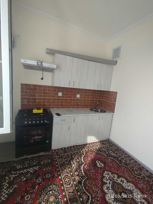 Qorasuv 3 da 2 xonali uy oilaga ijaraga beriladi uzoq muddatga