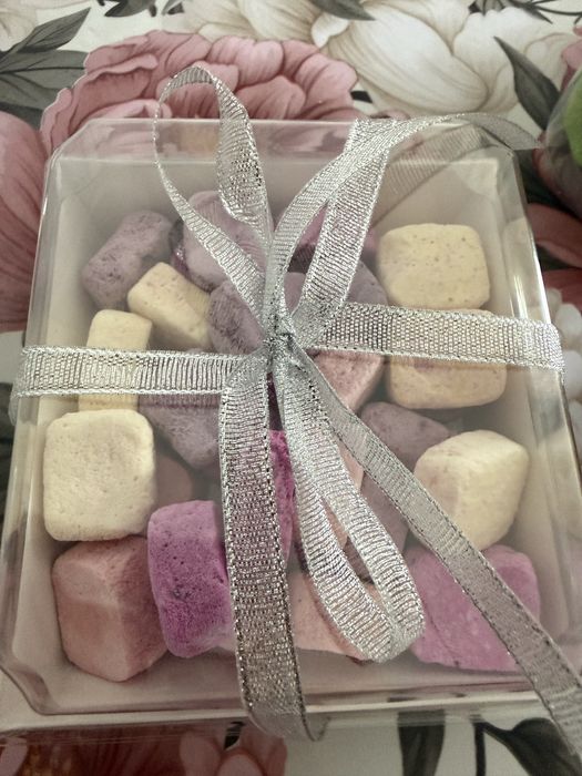 Сублимированные клубника и мороженое